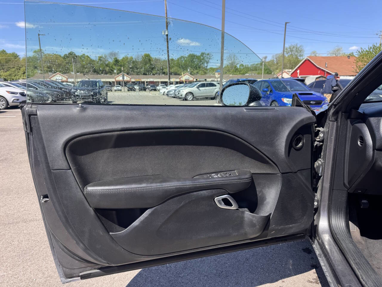 Used 2016 Dodge Challenger SXT image 17