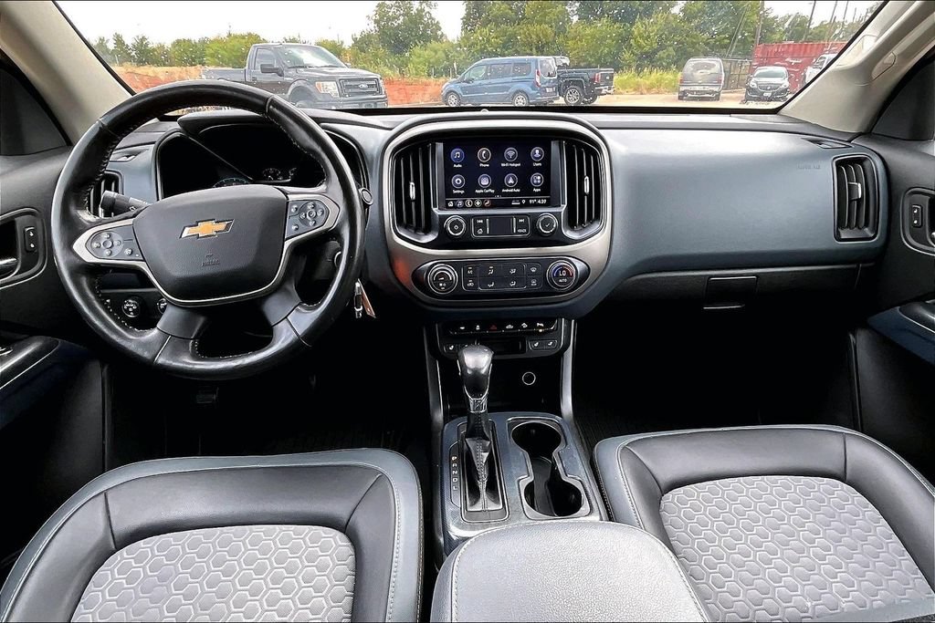 Used 2022 Chevrolet Colorado Z71 AWD/4WD image 17