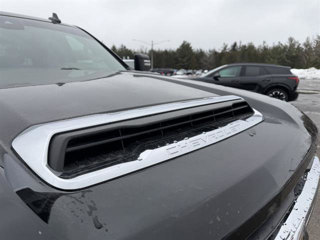 Used 2024 Chevrolet Silverado 2500 LT w/ Z71 Off-Road Package image 9