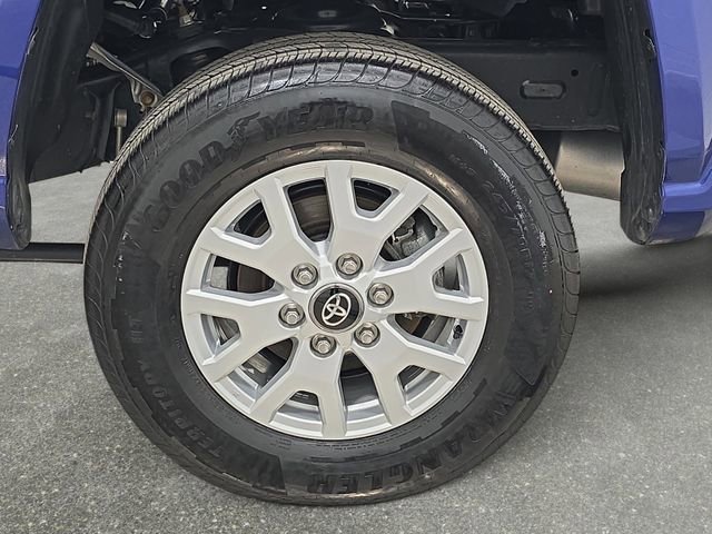 Certified 2025 Toyota Tacoma SR5 image 29