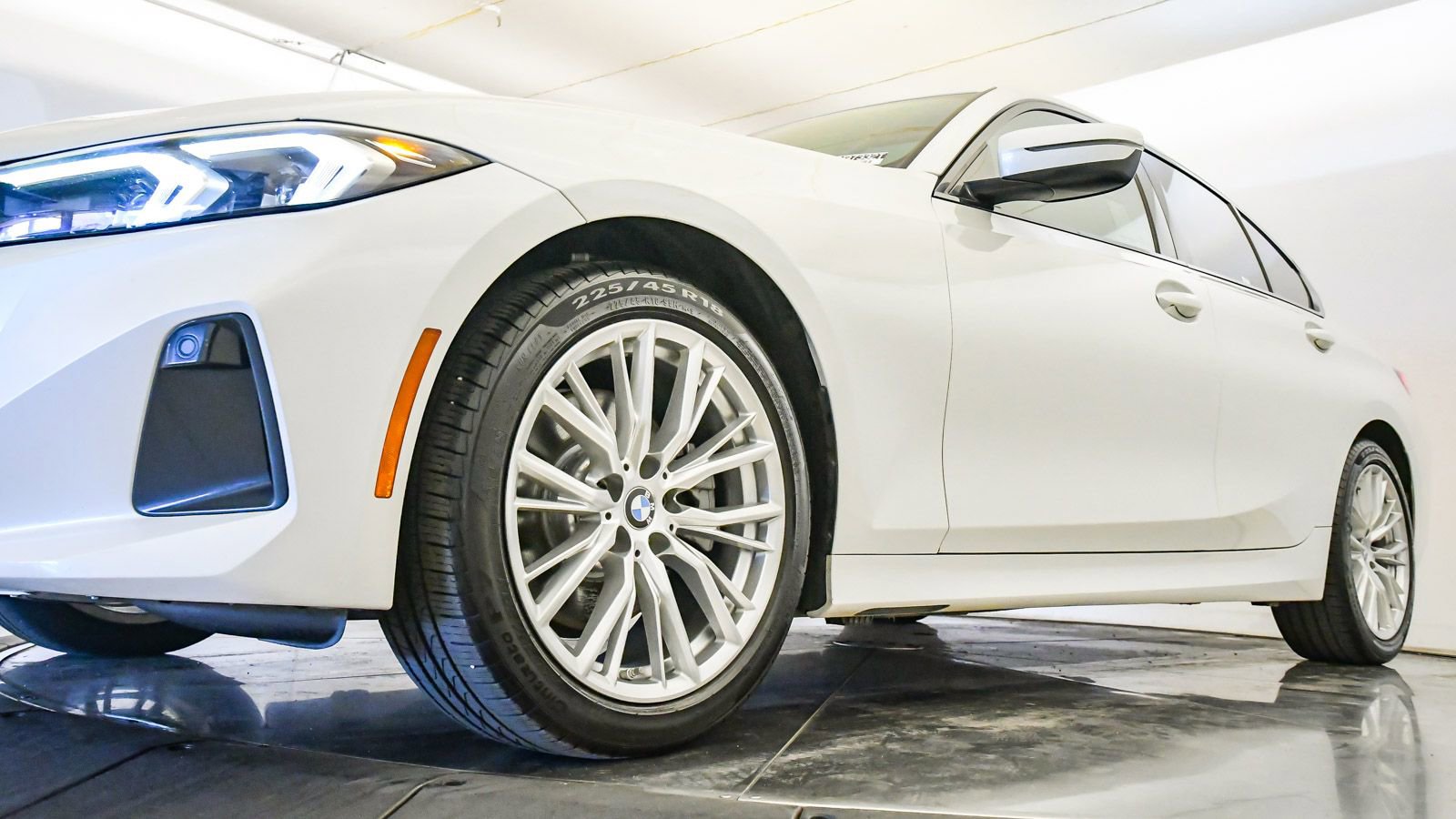 Used 2023 BMW 330i Sedan w/ Driving Assistance Package image 10