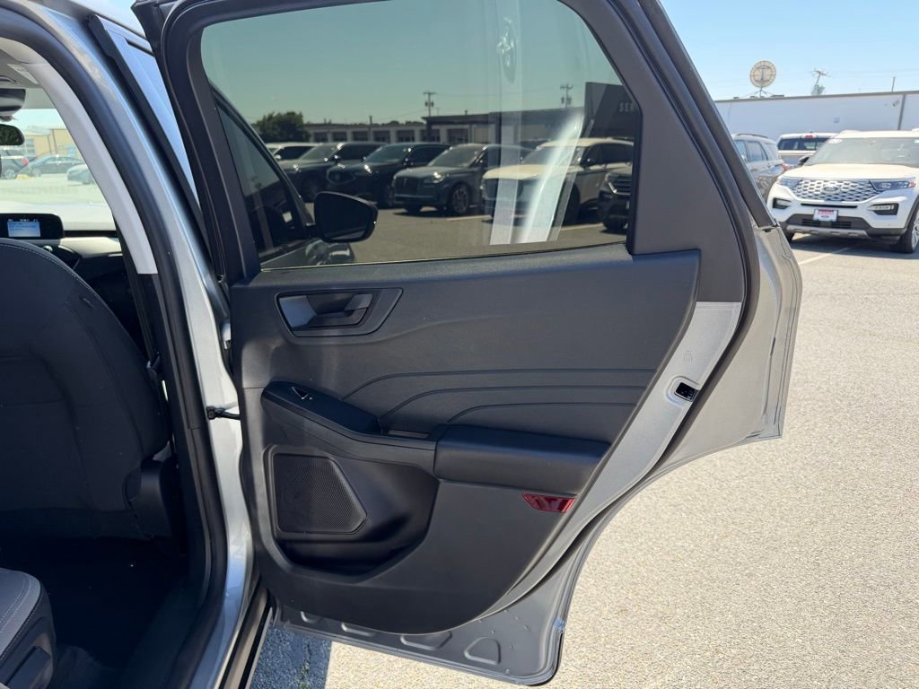 Used 2022 Ford Escape S AWD/4WD image 32