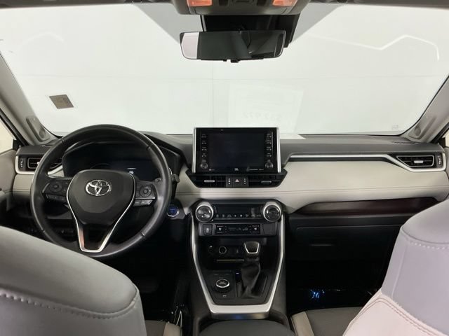 Used 2020 Toyota RAV4 Limited AWD/4WD image 26