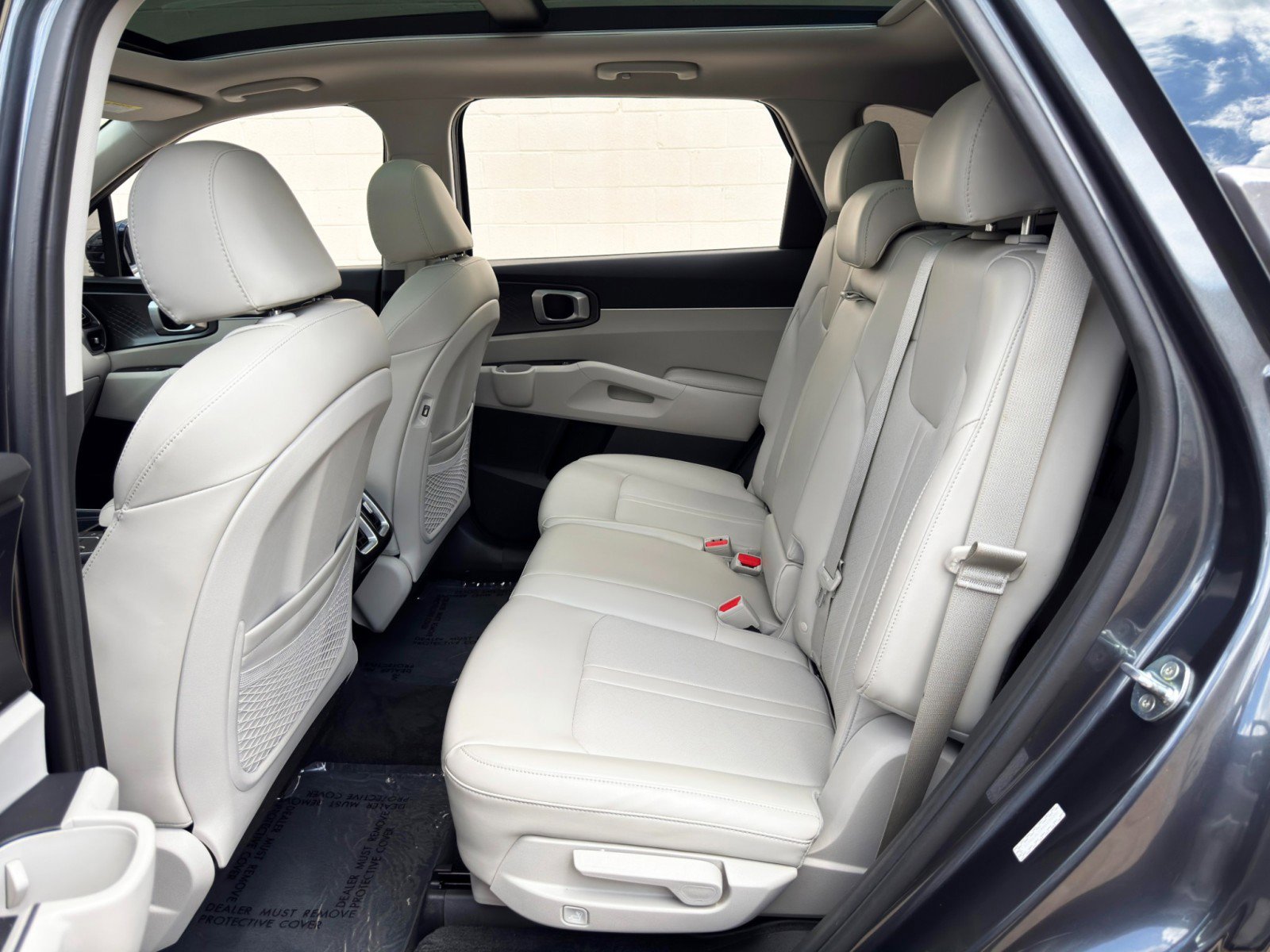 Used 2022 Kia Sorento S w/ Panoramic Sunroof Package FWD image 39