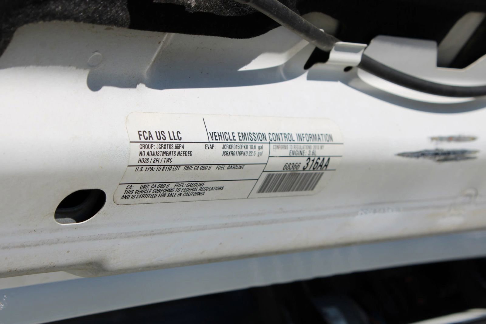 Used 2018 Jeep Wrangler Unlimited Sahara w/ Connectivity Group image 39