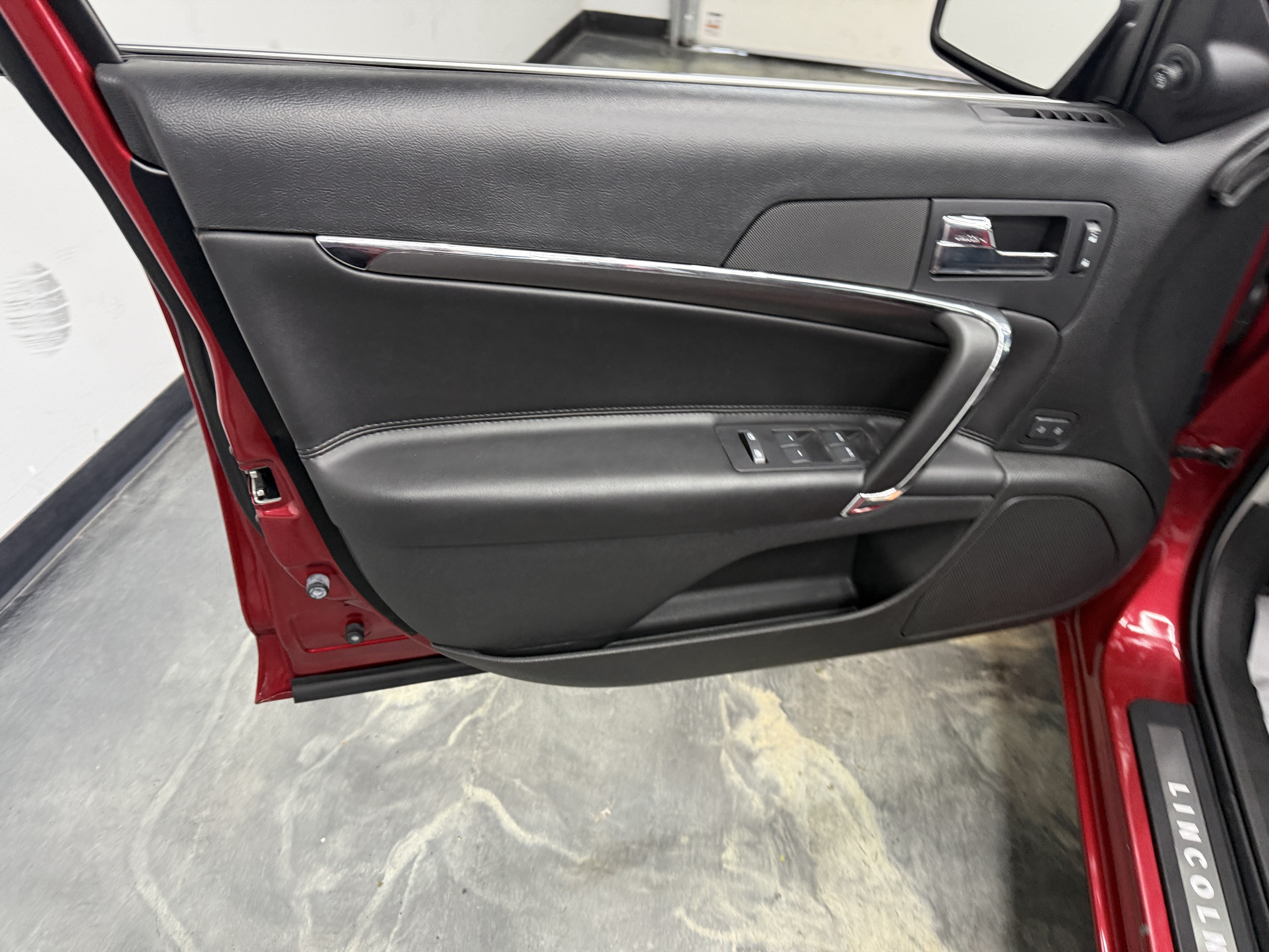 Used 2012 Lincoln MKZ AWD image 10