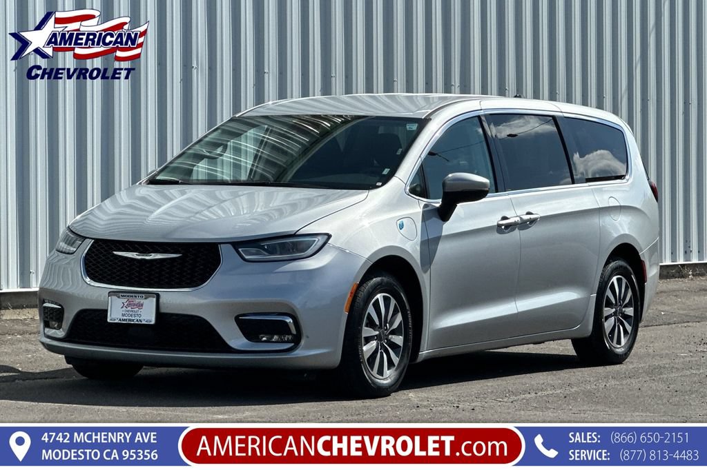 Used 2023 Chrysler Pacifica Touring-L FWD image 8