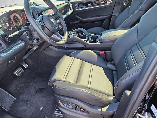 Used 2024 Porsche Cayenne Turbo image 16