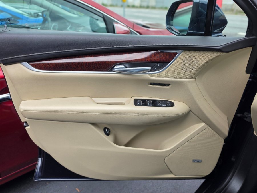 Used 2017 Cadillac XT5 Luxury w/ Driver Awareness Package FWD image 25
