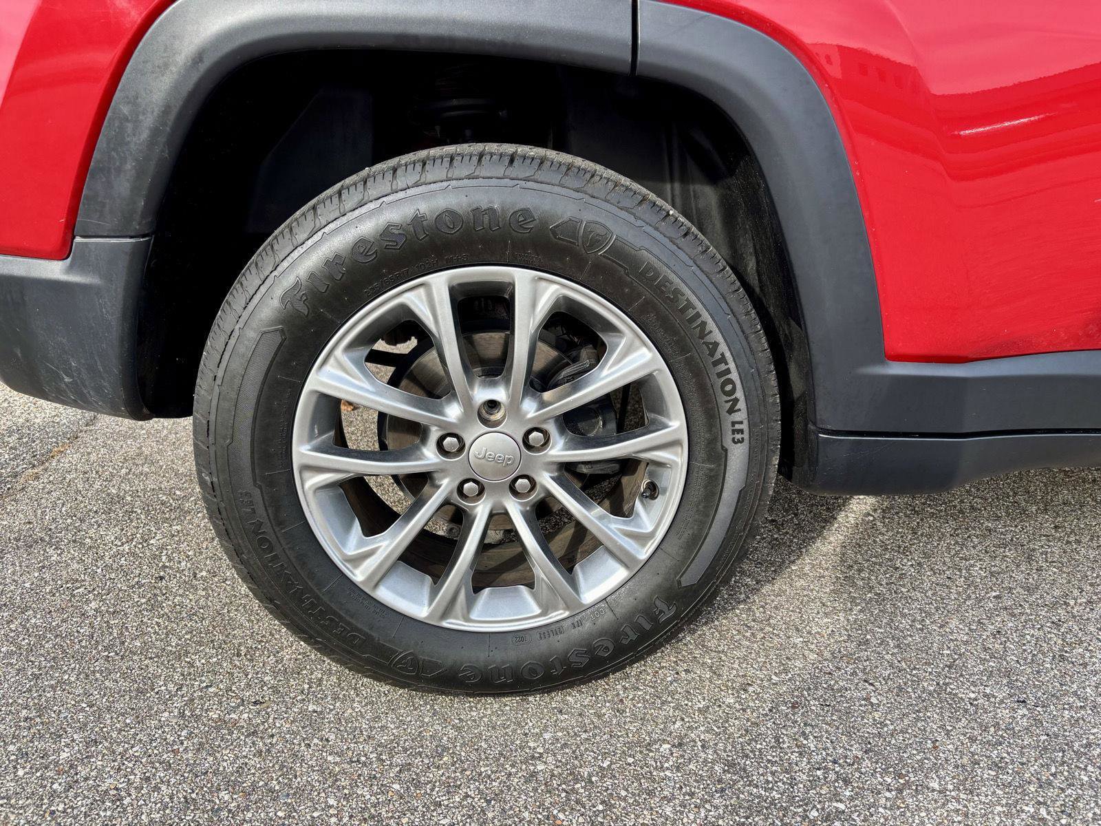 Used 2023 Jeep Compass Sport image 37