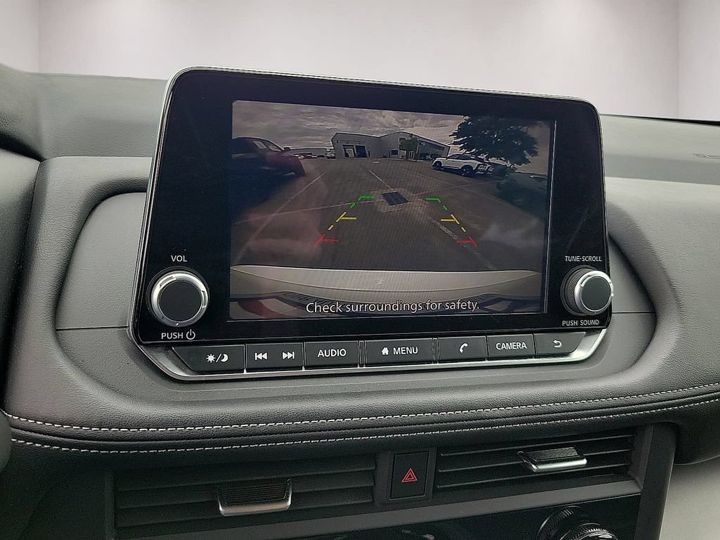 Used 2025 Nissan Rogue SV FWD image 16