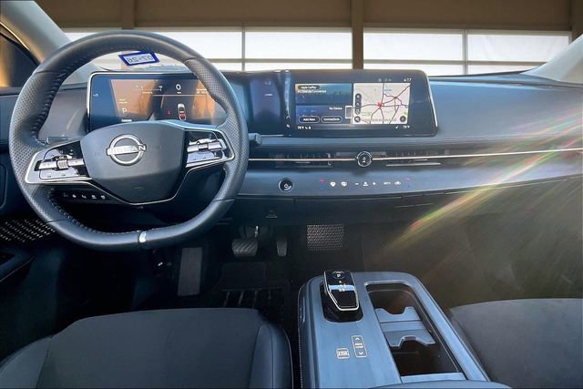 Used 2023 Nissan Ariya AWD image 16