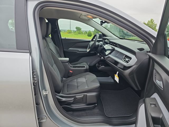 New 2027 Chevrolet Bolt LT w/ Comfort Package FWD image 27