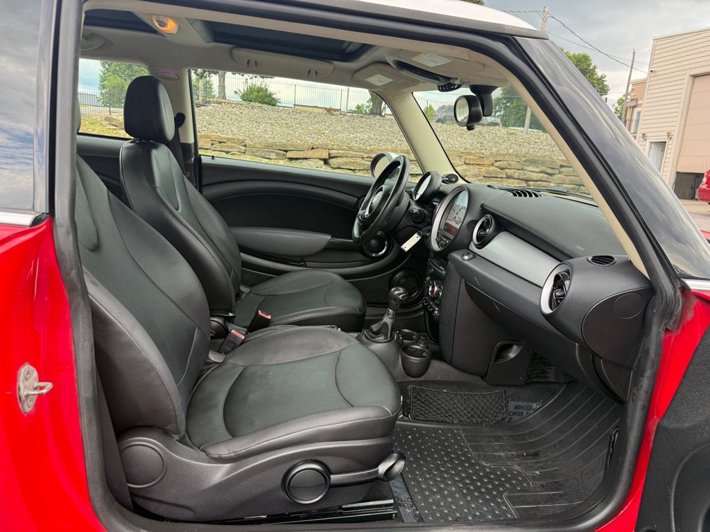 Used 2011 MINI Cooper Hardtop FWD image 10