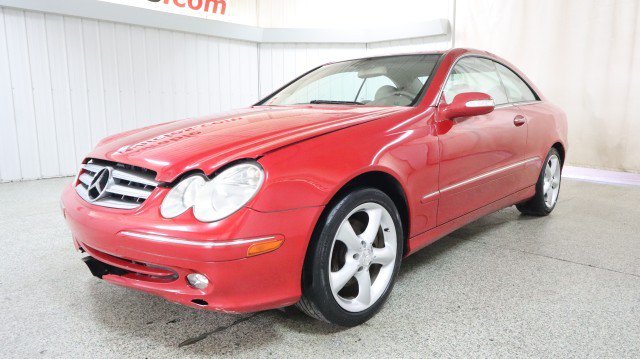 Used 2005 Mercedes-Benz CLK 320 Coupe image 2