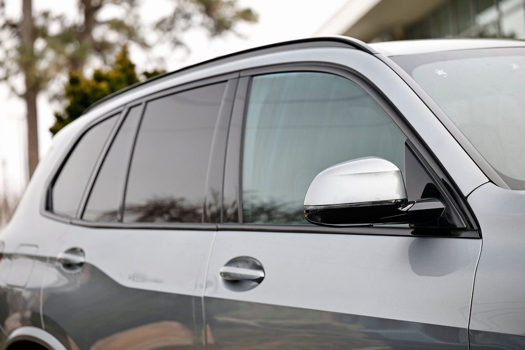 New 2026 BMW X5 xDrive40i w/ M Sport Package image 3