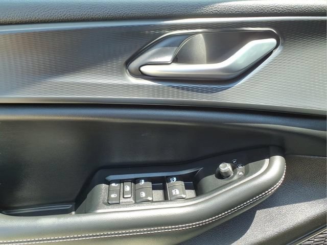 Used 2023 Jeep Grand Cherokee Laredo AWD/4WD image 11