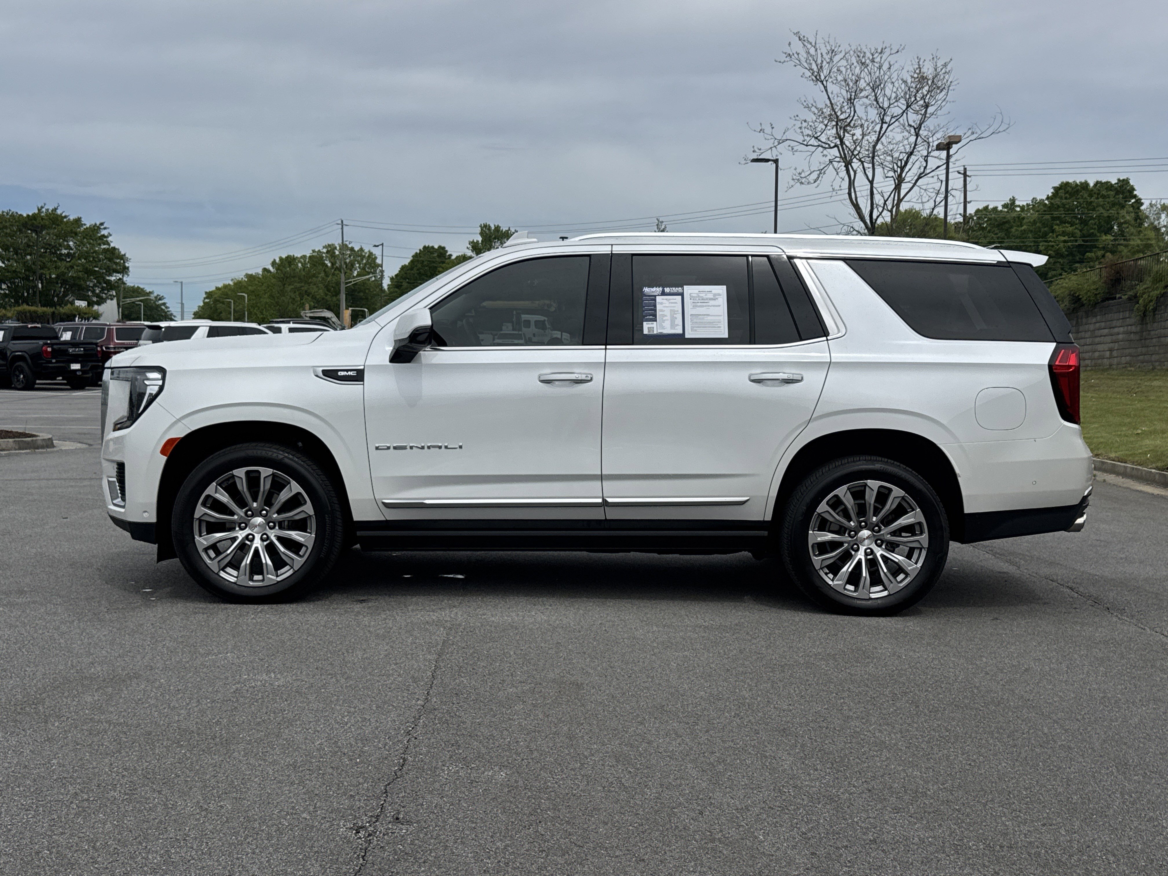 Used 2024 GMC Yukon Denali w/ Advanced Technology Package image 7