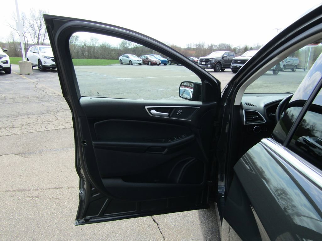 Used 2024 Ford Edge SEL w/ Convenience Package image 23