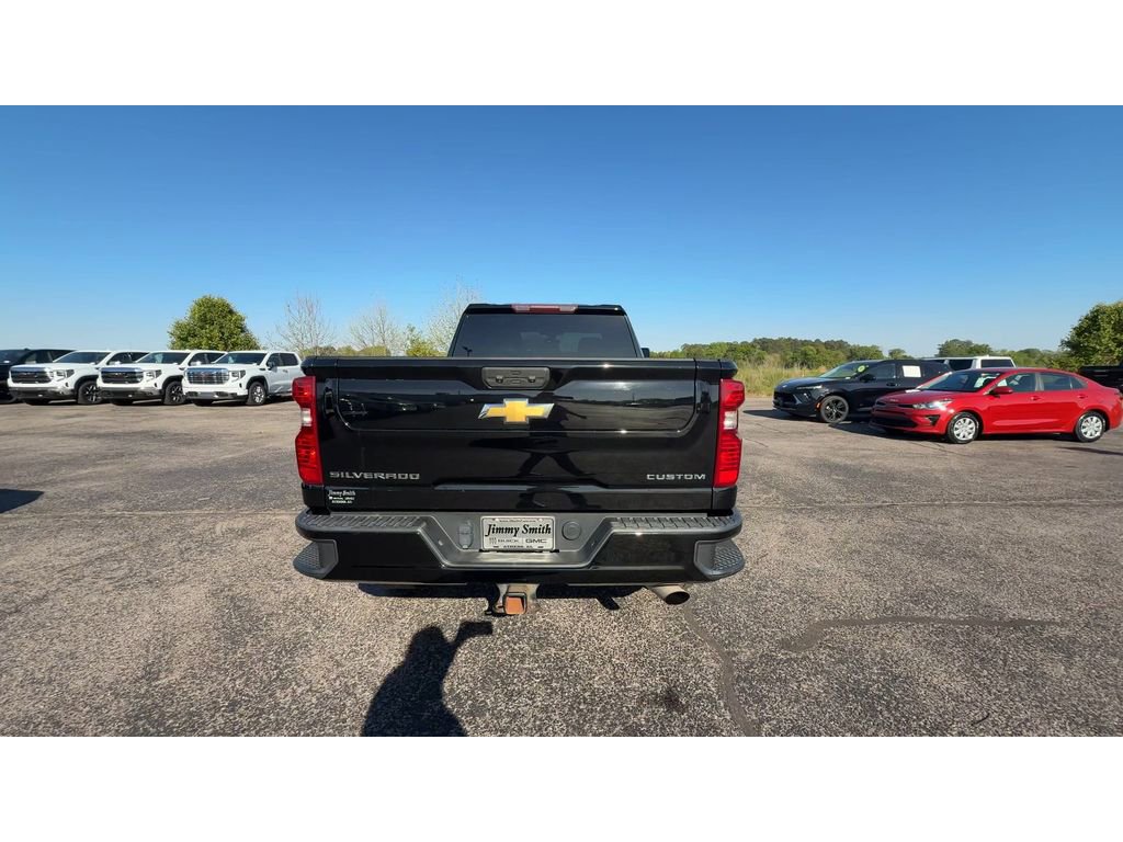 Used 2022 Chevrolet Silverado 2500 Custom w/ Custom Convenience Package image 3
