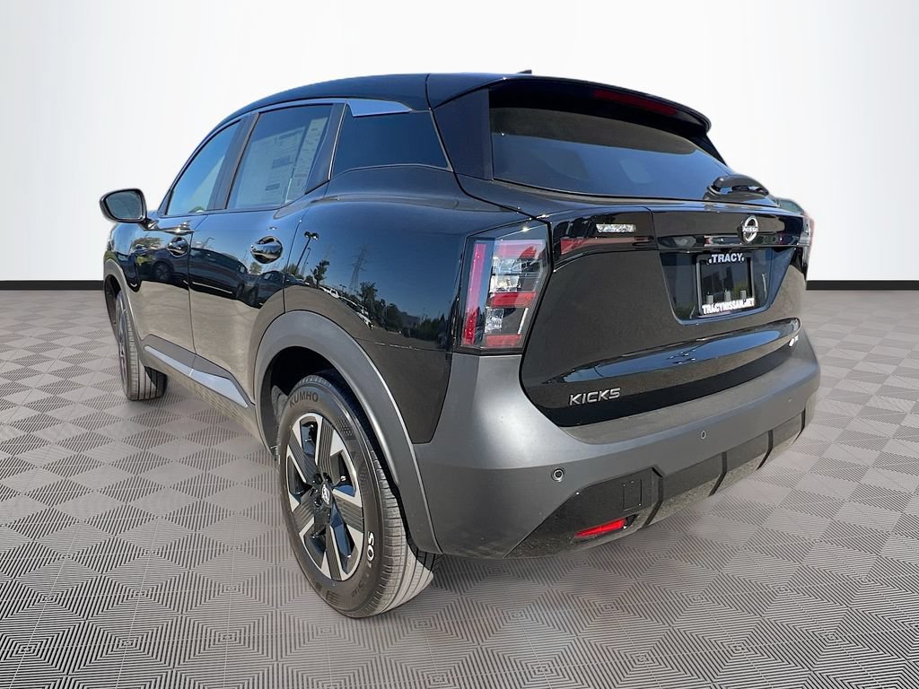 Used 2025 Nissan Kicks SV AWD/4WD image 5