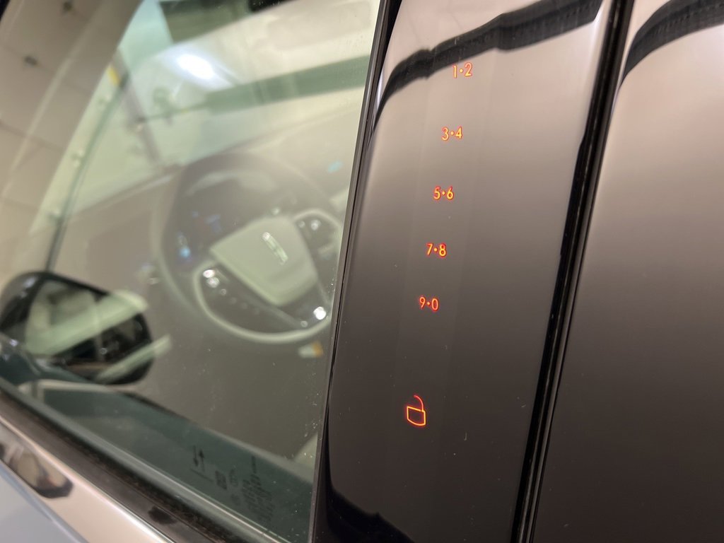 Used 2025 Lincoln Aviator Reserve w/ Illumination Package image 32