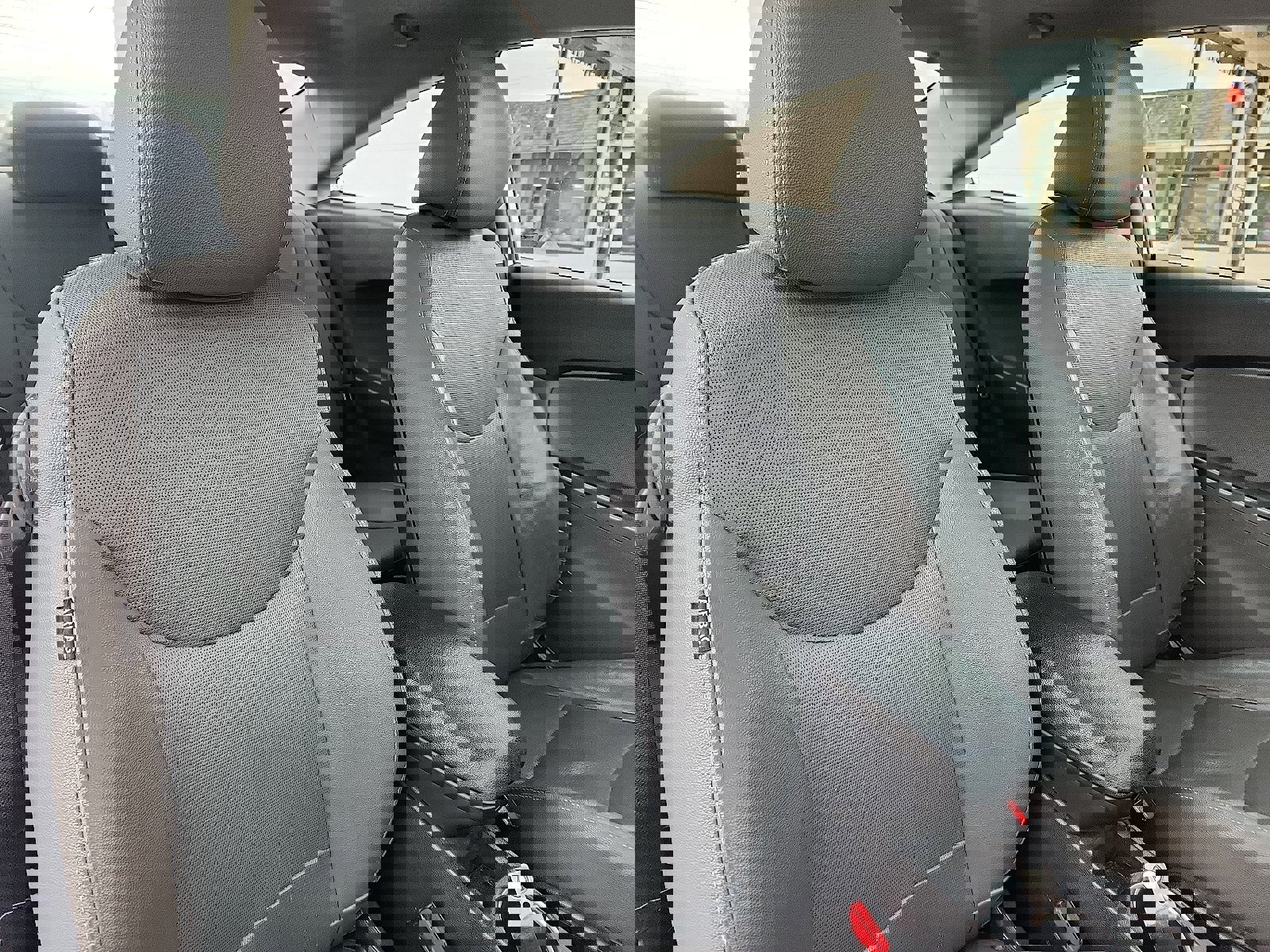 Used 2014 Hyundai Elantra w/ Option Group 2 image 28