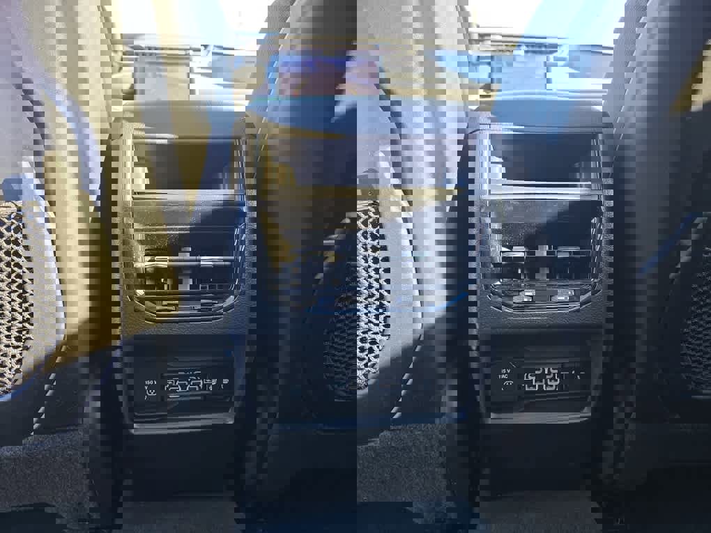 Used 2022 Jeep Grand Cherokee Limited 4xe image 23