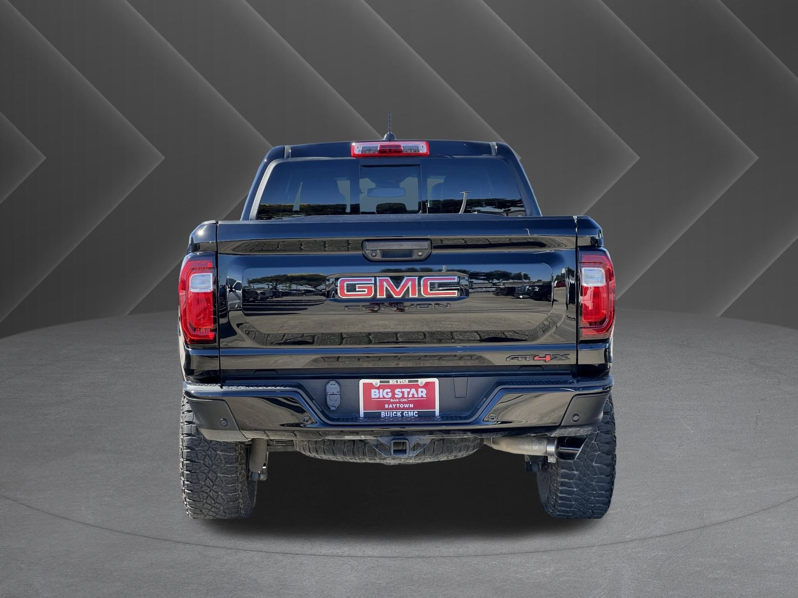 Used 2023 GMC Canyon AT4X image 3