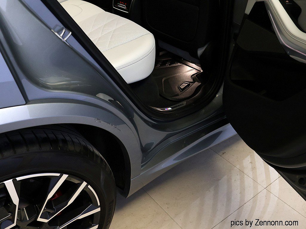 Certified 2024 BMW X5 xDrive40i w/ M Sport Package image 35