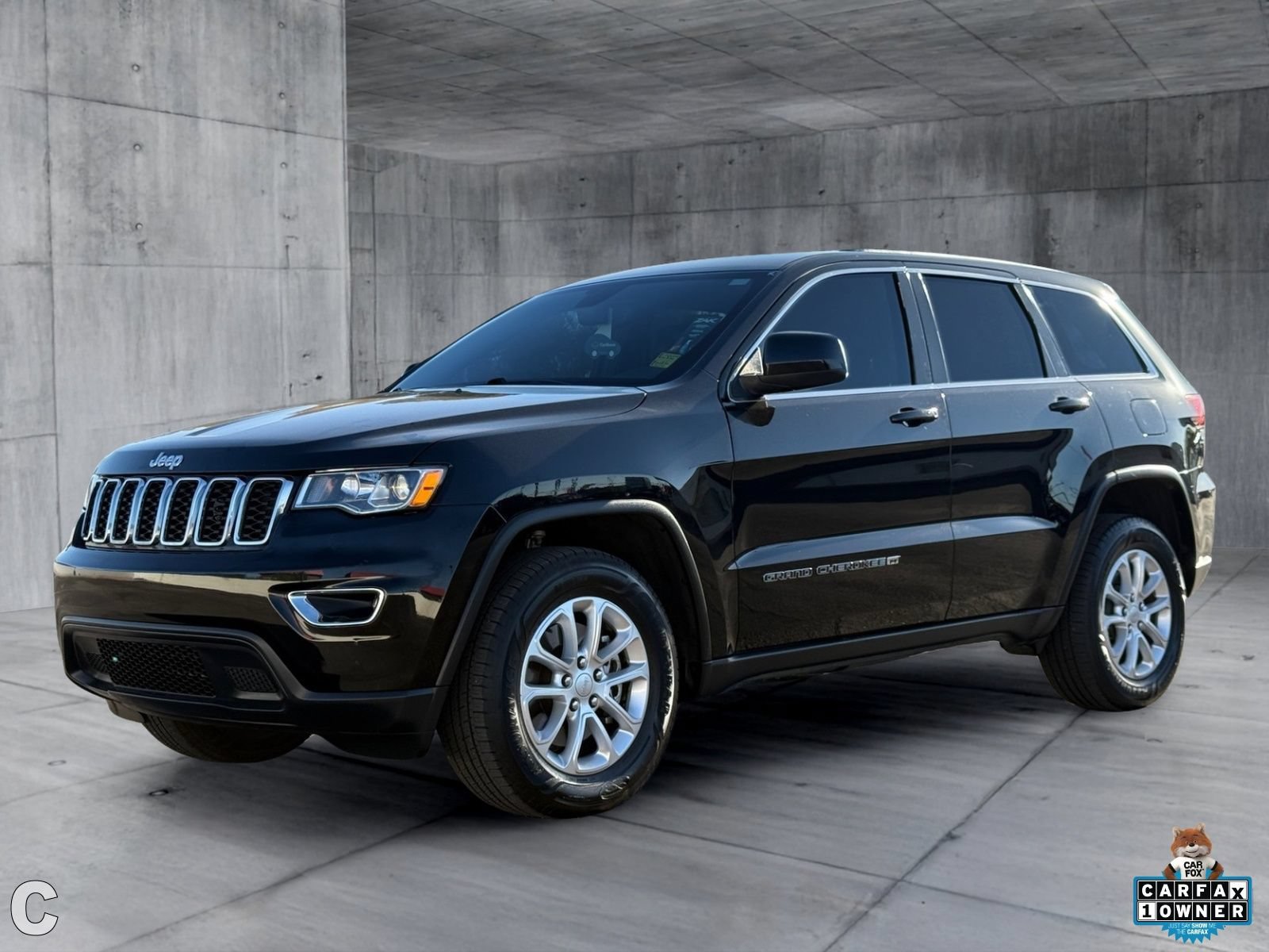 Used 2022 Jeep Grand Cherokee Laredo X AWD/4WD image 2