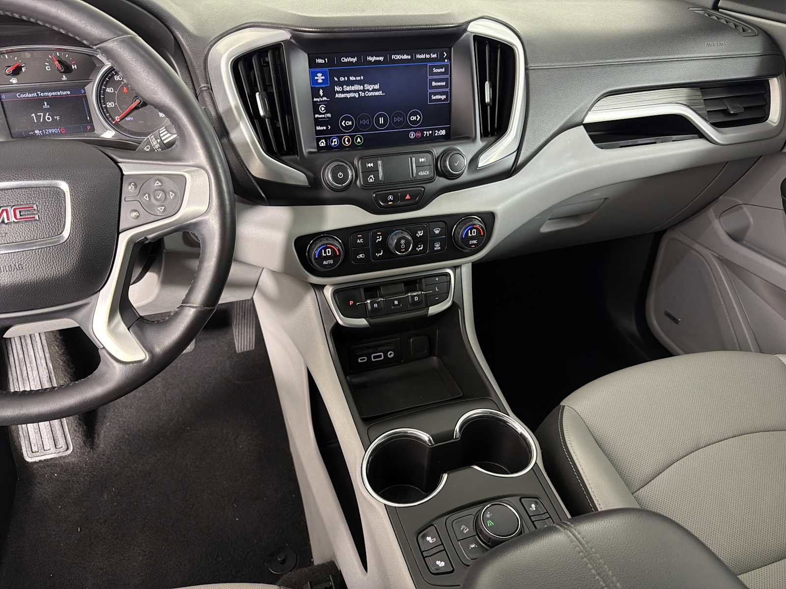 Used 2022 GMC Terrain SLT w/ Infotainment Package II FWD image 28
