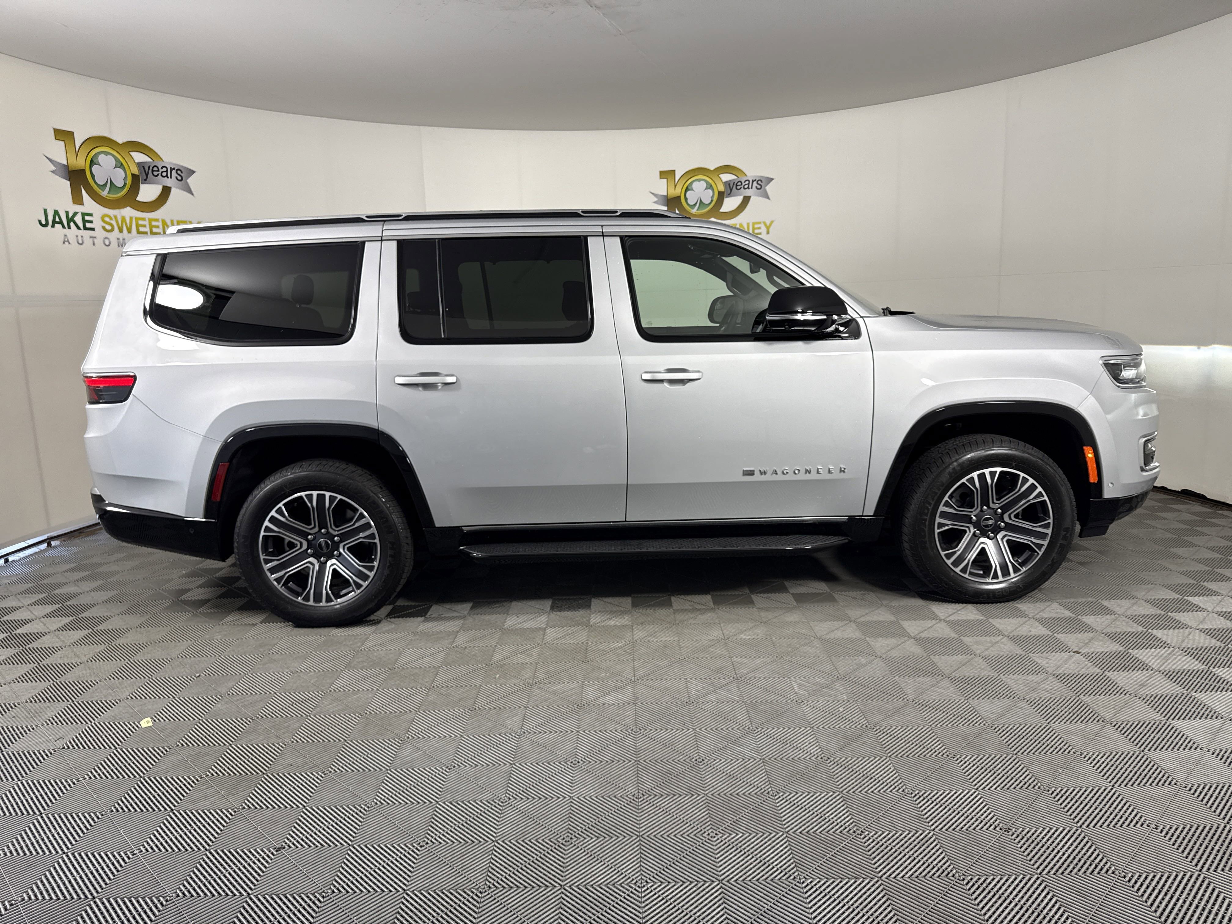 New 2025 Jeep Wagoneer 4WD w/ Convenience Group I image 11