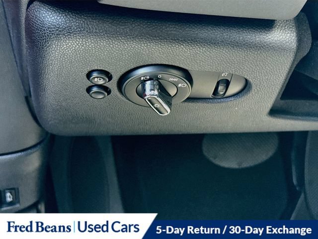 Used 2020 MINI Cooper 4-Door Hardtop w/ Premium Package FWD image 11