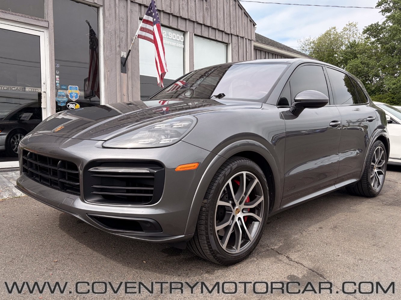 Used 2022 Porsche Cayenne GTS AWD/4WD image 2