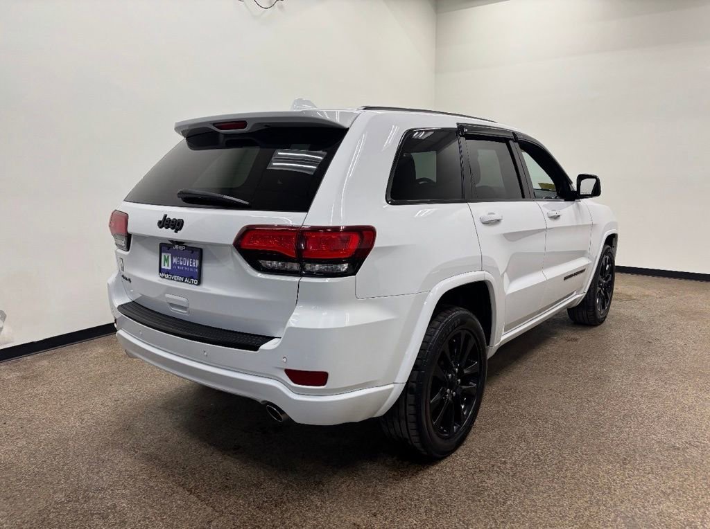 Used 2018 Jeep Grand Cherokee Altitude AWD/4WD image 7