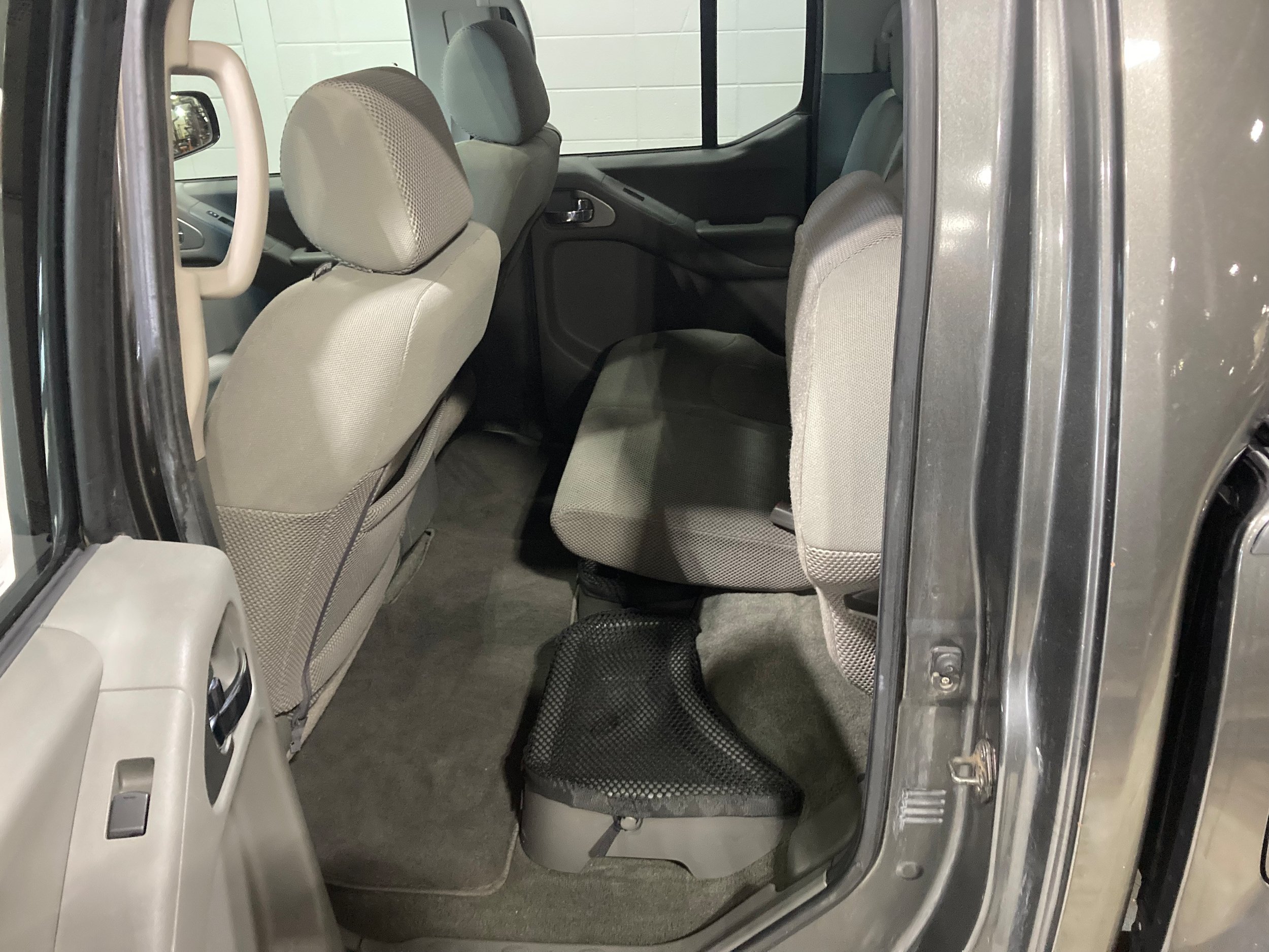 Used 2009 Nissan Frontier SE w/ SE Value Truck Pkg RWD image 17