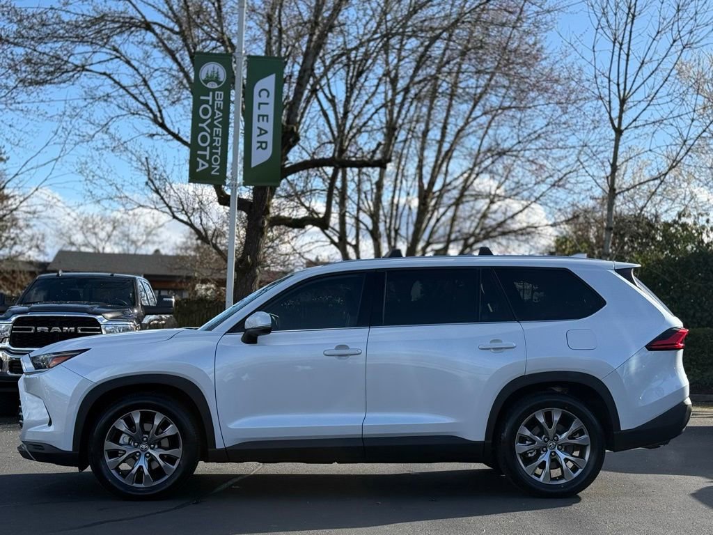 Used 2024 Toyota Grand Highlander Limited image 2