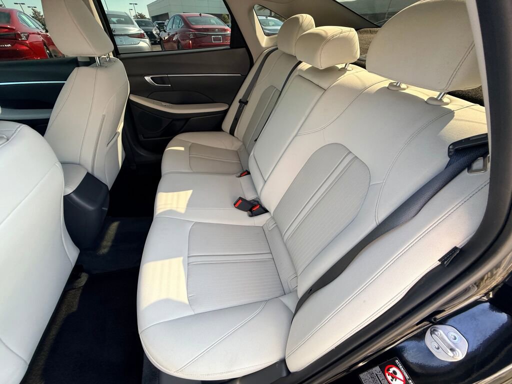 Used 2023 Hyundai Sonata SEL w/ Cargo Package image 17