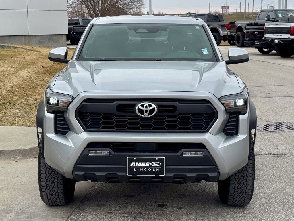 Used 2024 Toyota Tacoma TRD Off-Road AWD/4WD image 8
