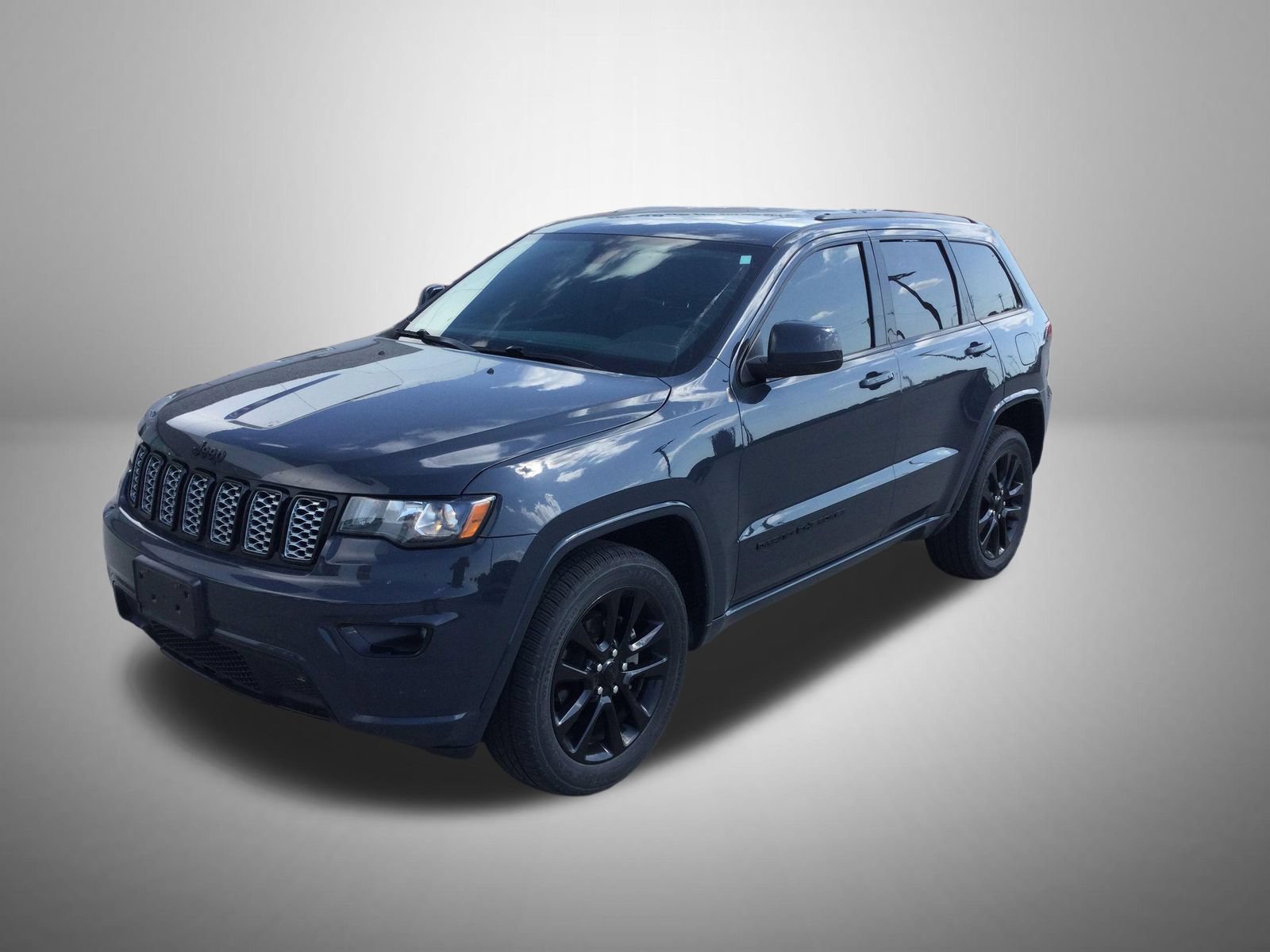 Used 2018 Jeep Grand Cherokee Altitude AWD/4WD image 1