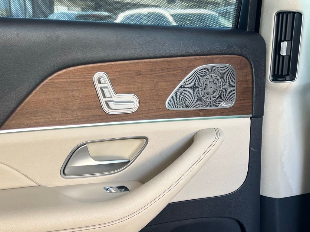 Used 2020 Mercedes-Benz GLS 450 4MATIC image 32