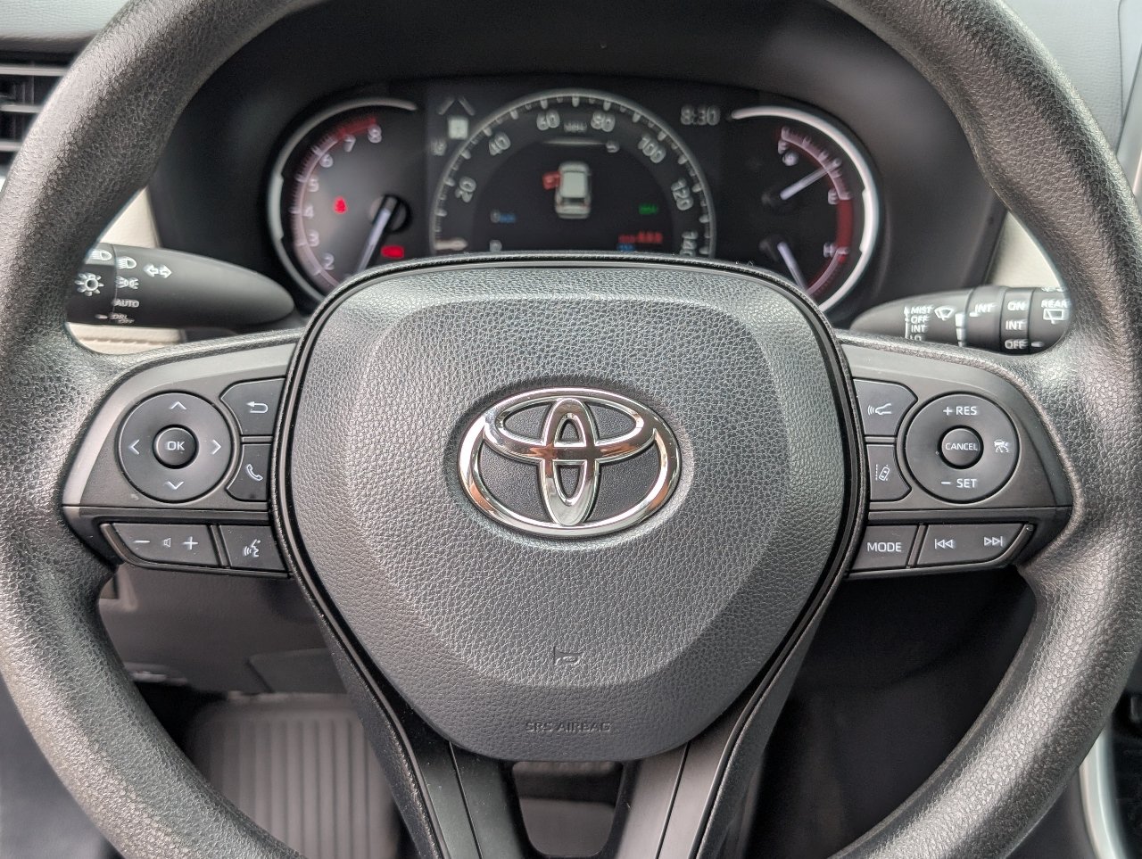 Used 2025 Toyota RAV4 XLE FWD image 18