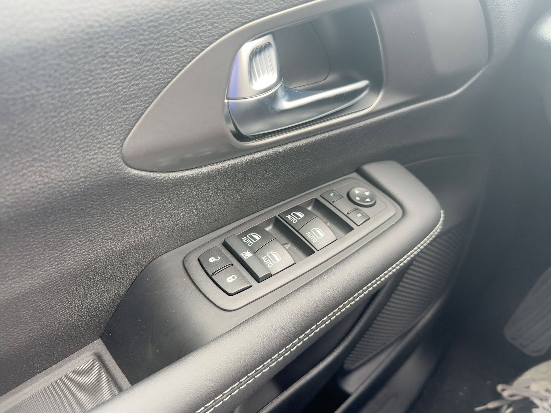 New 2026 Chrysler Voyager LX FWD image 19