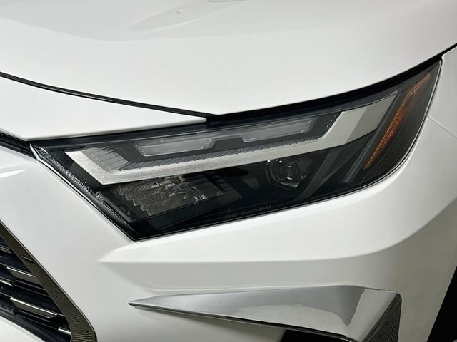 Used 2022 Toyota RAV4 XLE w/ Convenience Package FWD image 24