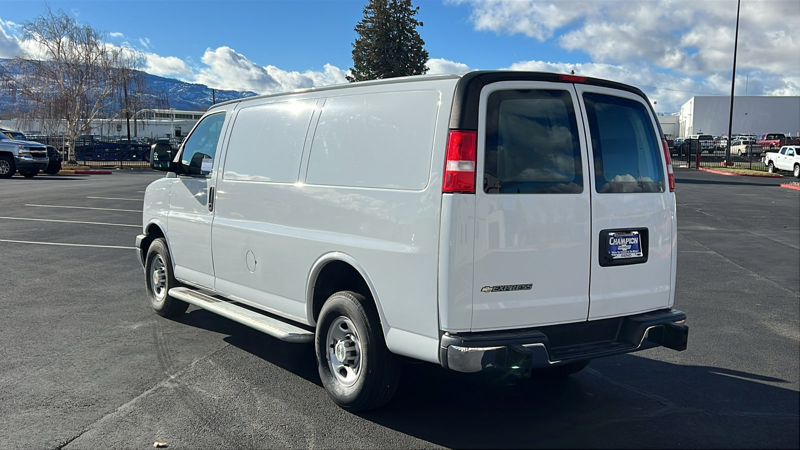 Certified 2022 Chevrolet Express 2500 w/ Driver Convenience Package image 7