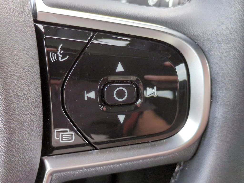 Used 2024 Volvo XC90 B6 Ultimate w/ Protection Package Premier image 24