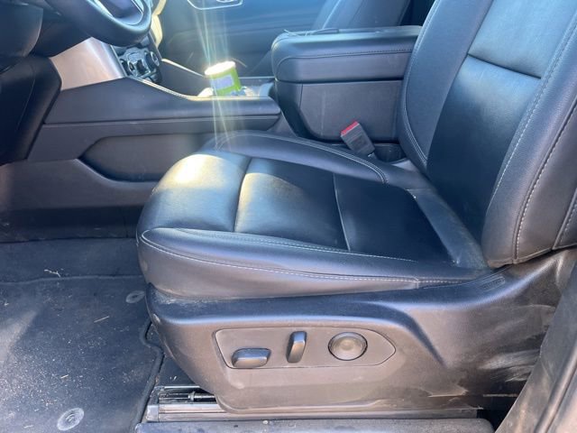 Used 2024 Chevrolet Suburban Z71 w/ Luxury Package AWD/4WD image 14