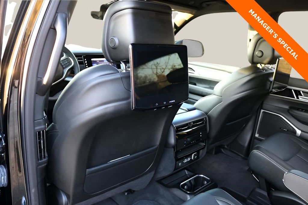 New 2025 Jeep Wagoneer L Series III w/ Rear Seat Video Group 1 AWD/4WD image 11