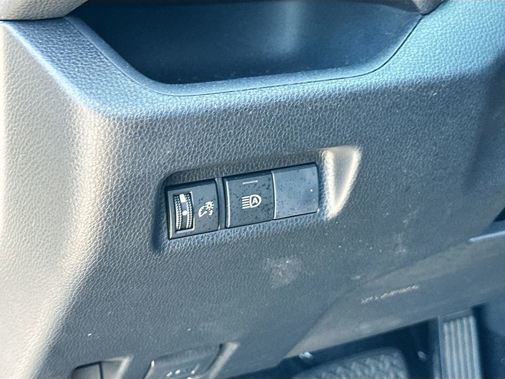 Used 2019 Toyota RAV4 LE w/ Carpet Mat Package AWD/4WD image 10